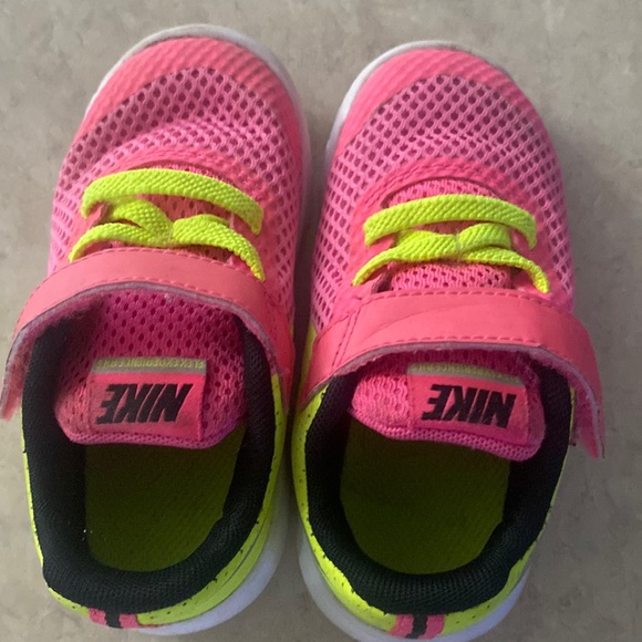 Nike Flex Experience 5 Running Shoe - Picture 4 of 8